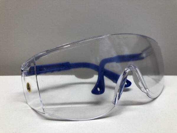 Visual Impairment training tools by Visual Impairment North East. This simulation spectacle allows the user to emulate sight loss from a loss in visual acuity (6/18).